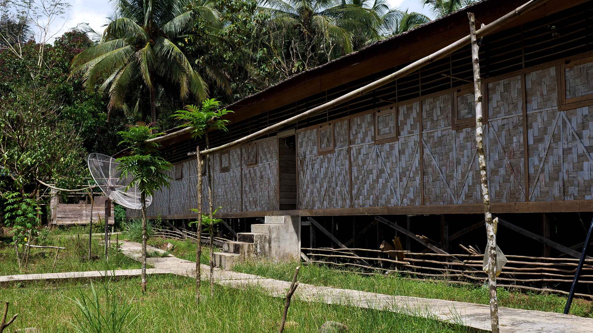 Balai Adat Malaris, Desa Lok Lahung, Kecamtan Loksado, Hulu Sungai Selatan.